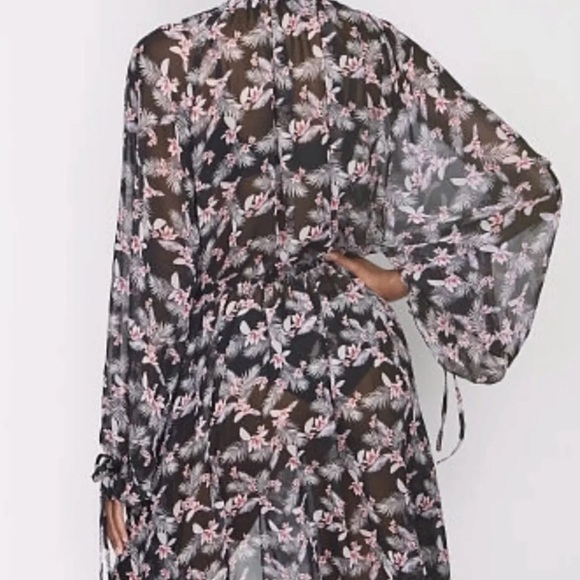 Victoria’s Secret Robe - Picture 2 of 6